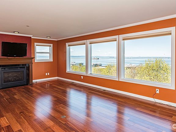 3rd image of 326 E Front Street #102