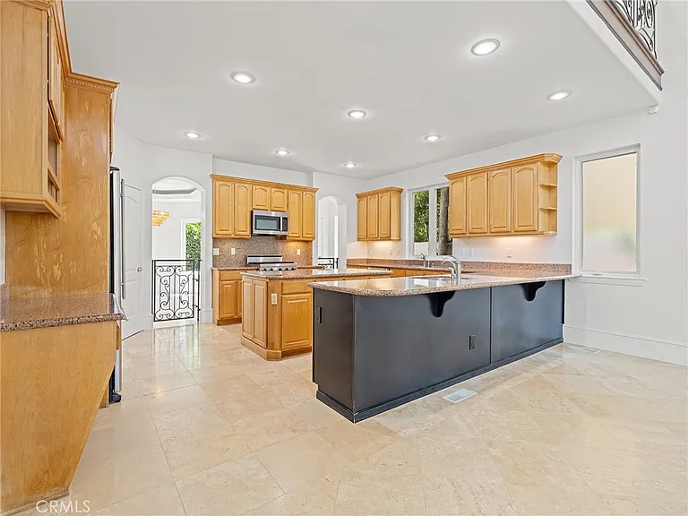 3210 N Ardmore Ave — Photo 13