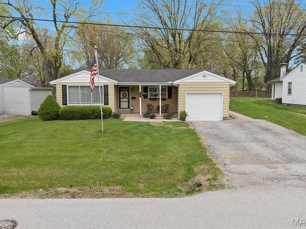 1712 N 15th St, Swansea, IL 62226