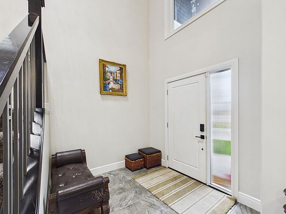 4th image of 48 Lundberg Cres