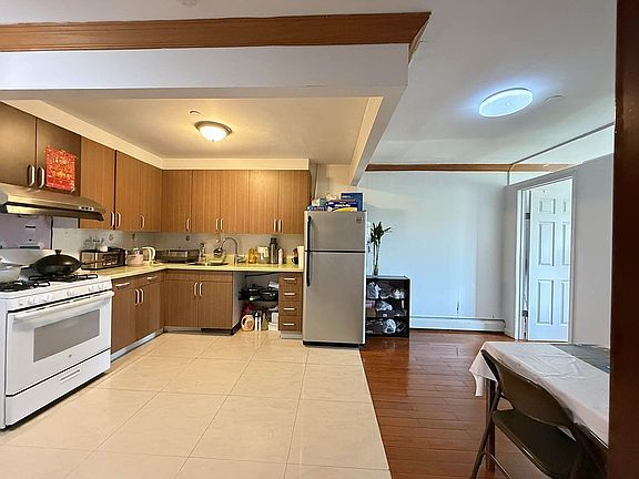 3rd image of 31-12 Union St #6A