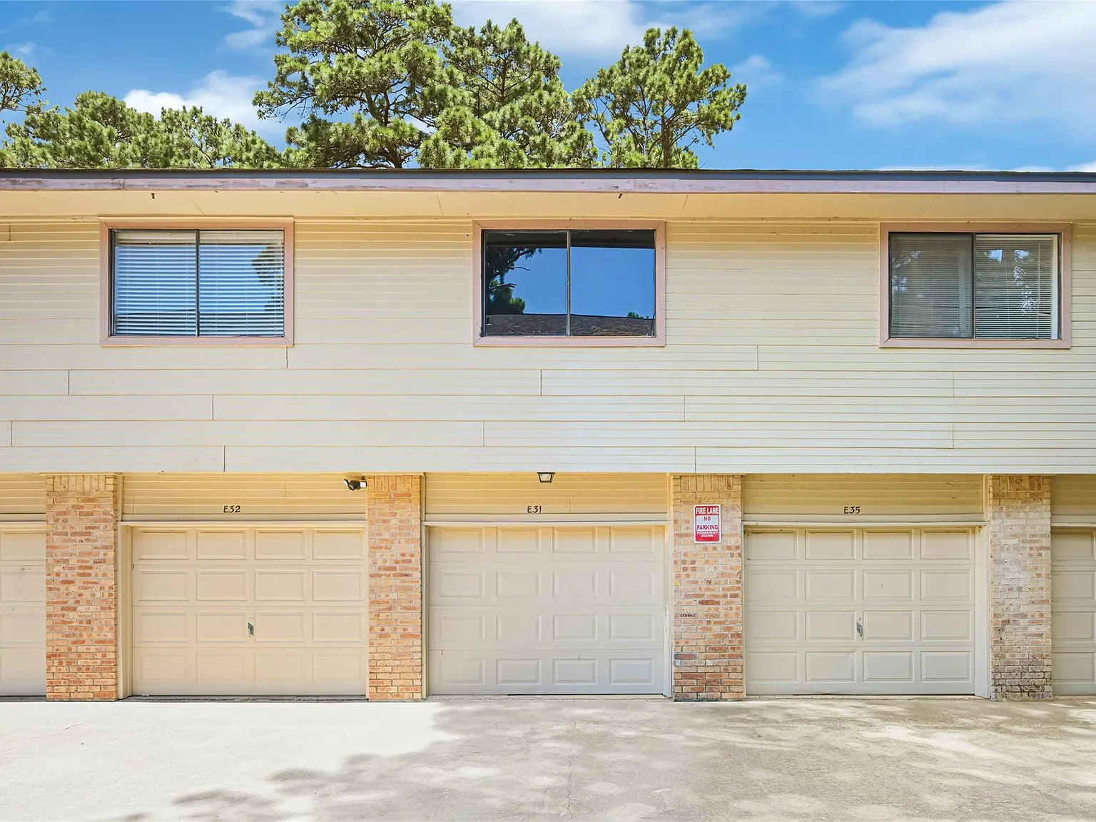 2 bed, 2.0 bath, 1129 sqft, $1,295 — Photo 4