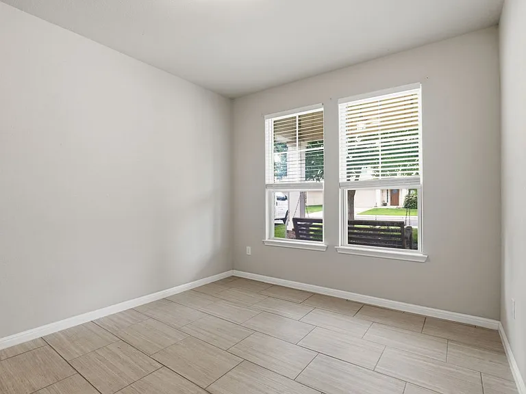 113 Bastian Ln — Photo 12