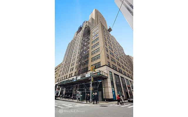 Rented by Douglas Elliman | media 26