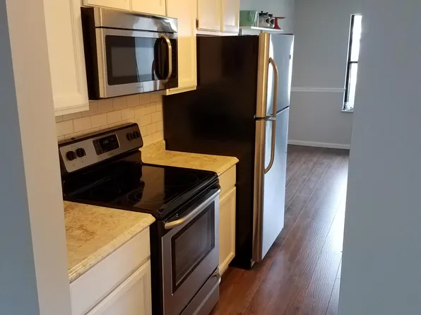 1825 Watertower Dr, Columbus, OH 43235