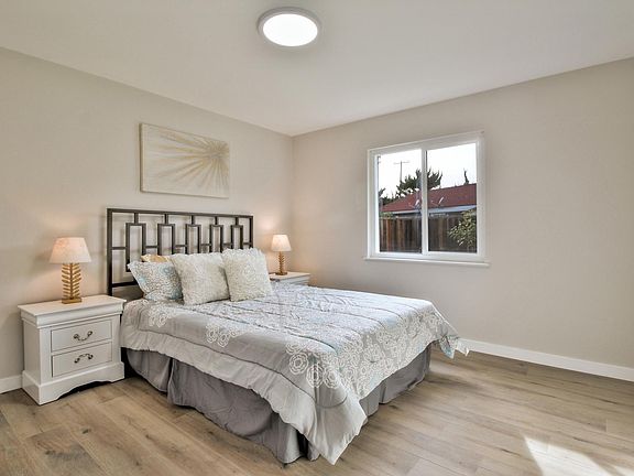 4th image of 1058 Las Palmas Dr