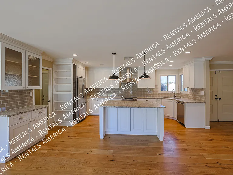 8613 E Clarendon Ave — Photo 9