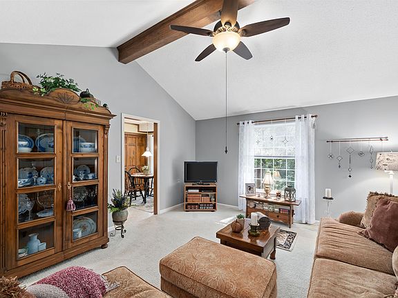 4th image of 1009 Foxmoor Dr
