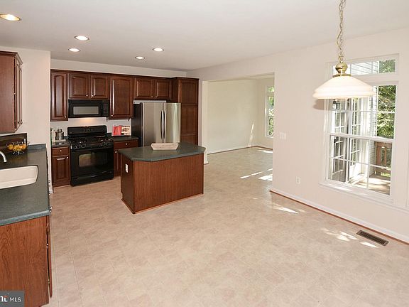 5th image of 8485 Hallie Rose St