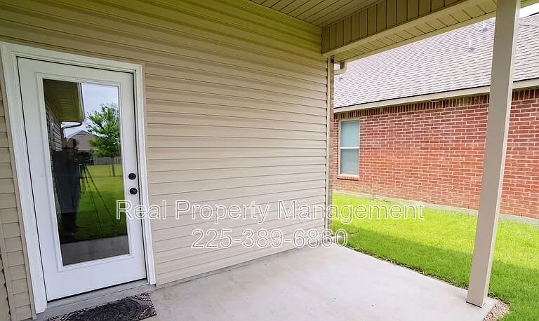 1870 Oakwood Dr — Photo 11