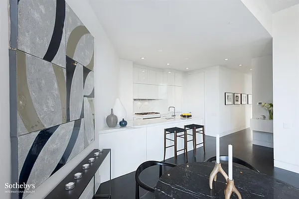 Rented by Sotheby's International Realty | media 17