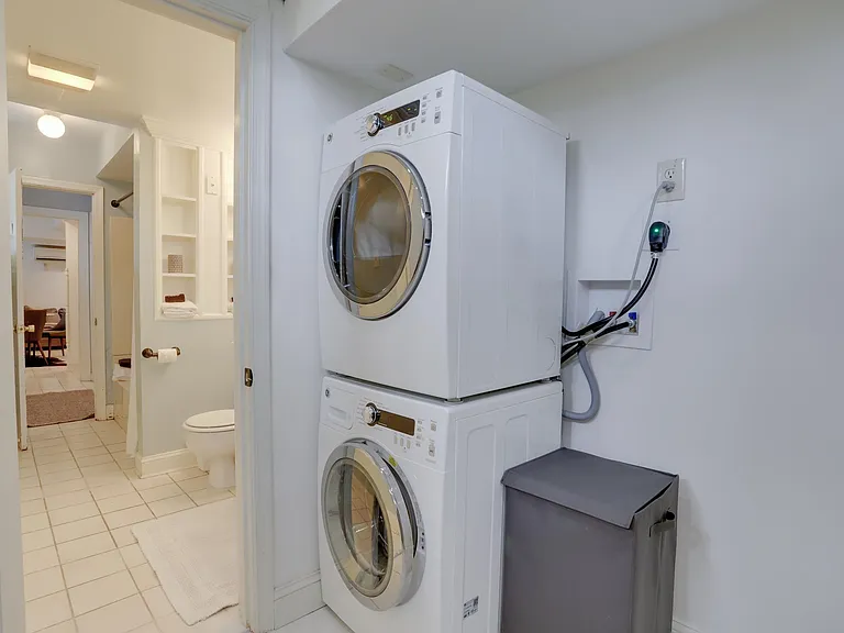 400 Seward Sq SE #B2 — Photo 25