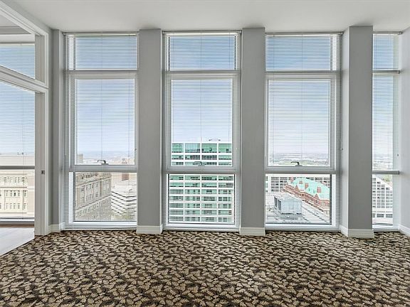 4th image of 500 Throckmorton St APT 2105