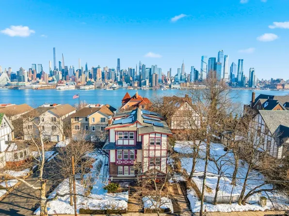 12-14 King Avenue image 1 of 27