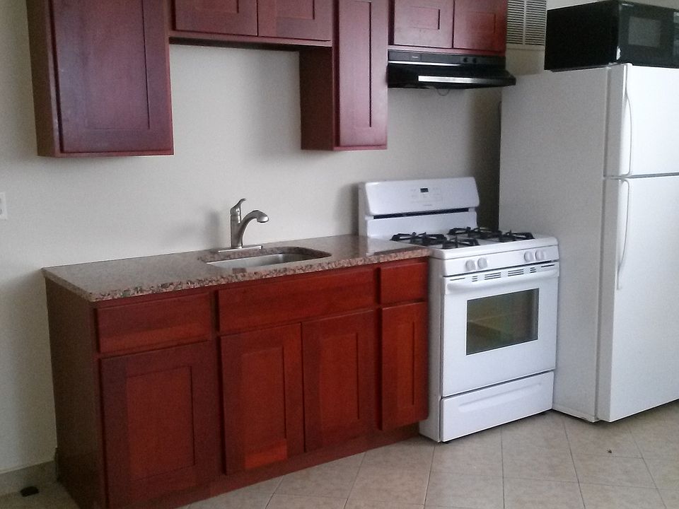 1st image of 48 Meadow Ln