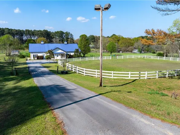 3121 Centerville Rosebud Rd, Snellville, GA 30039