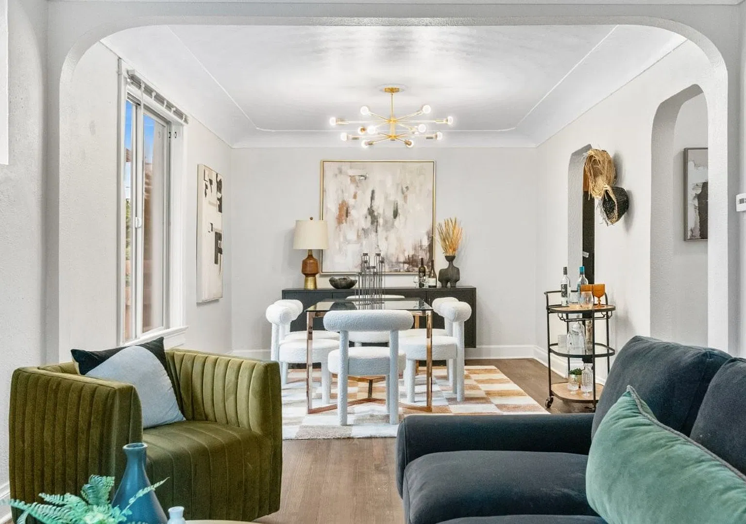 Amazing 3 Bed/2 bath Sunnyside Location — Photo 4