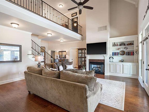 5th image of 8543 Sartori Dr