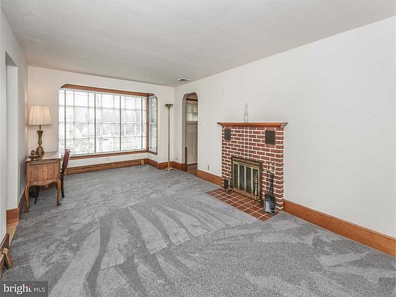 5th image of 525 Lawn Ave
