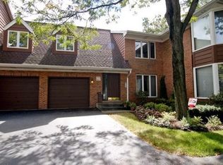 1633 N Belmont Ct, Arlington Heights, IL 60004