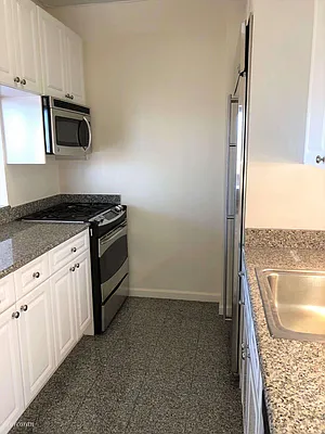 Rented by Corcoran | media 25