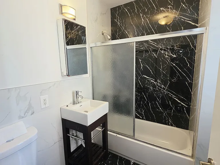 377 Baldwin Ave #1A — Photo 17