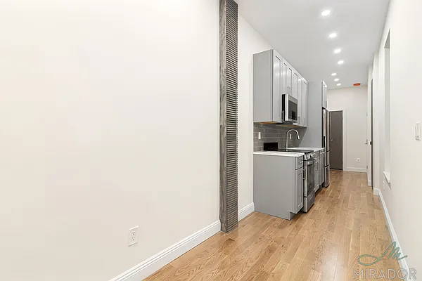 Rented by Mirador Real Estate | media 11