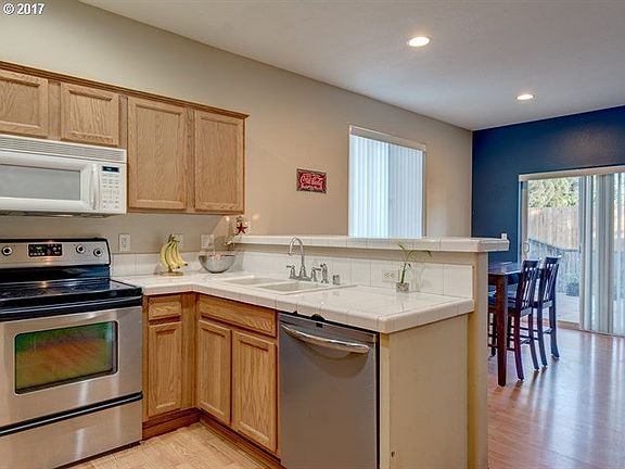 5th image of 2421 NE 80th St