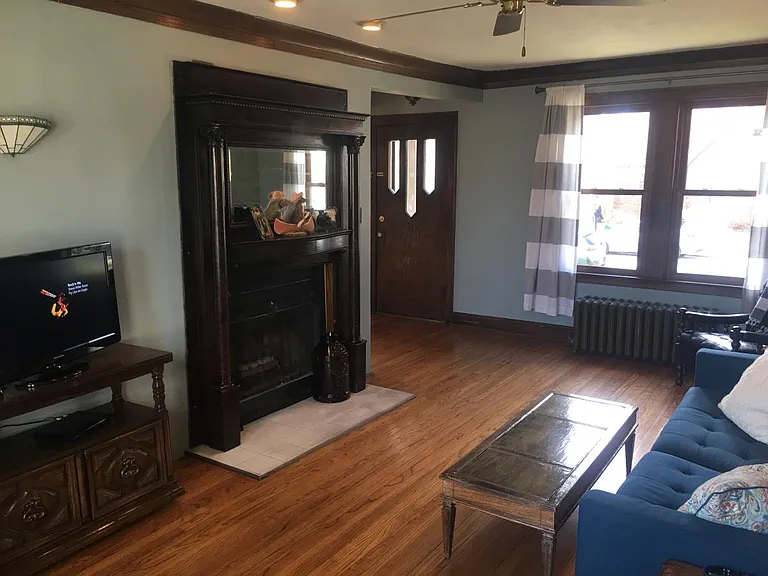 10725 S Artesian Ave — Photo 4