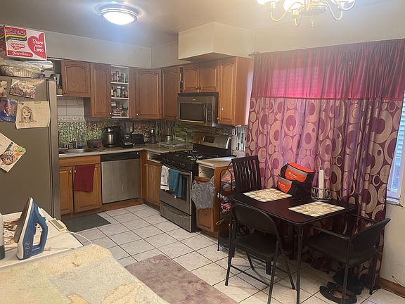 3rd image of 1739 W Farwell Ave Unit D