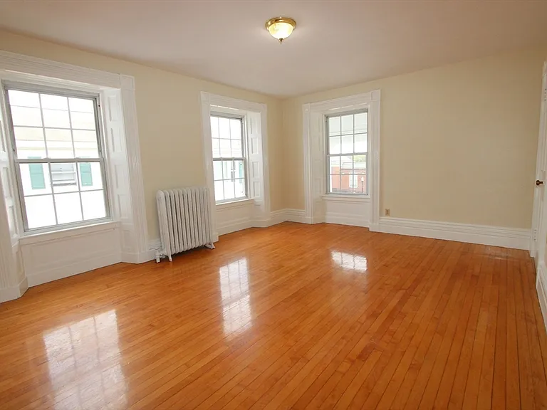 122 Elm St #D — Photo 7