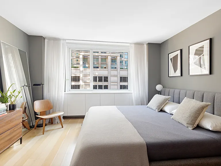 301 W 53rd St #4H — Photo 9