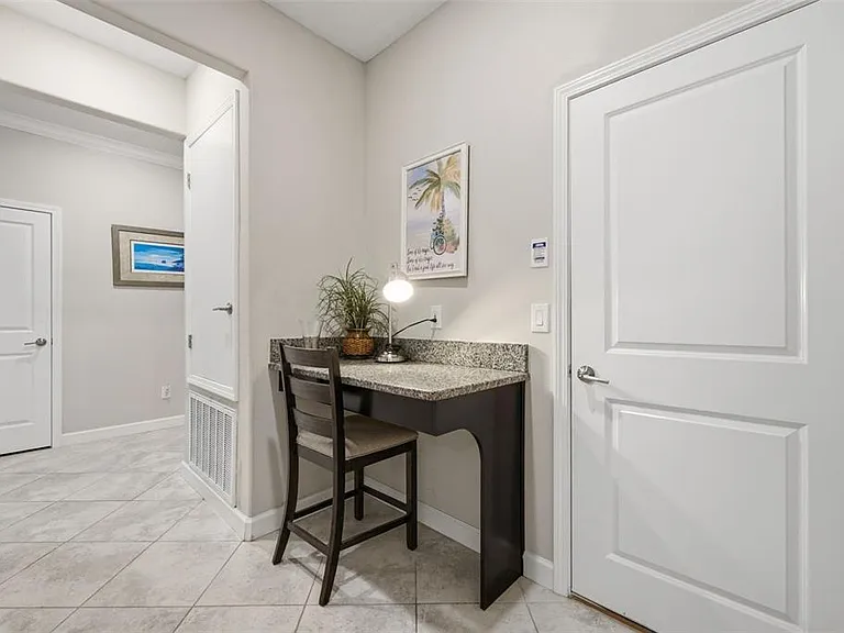 21816 Crest Meadow Dr — Photo 2