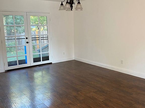 5th image of 604 Oman Springs Cir
