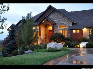 389 N Canyon Creek Cir, Layton, UT 84040