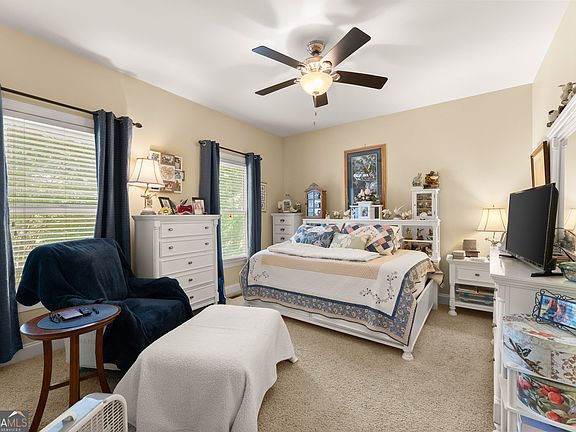3rd image of 5022 Oak Farm Way