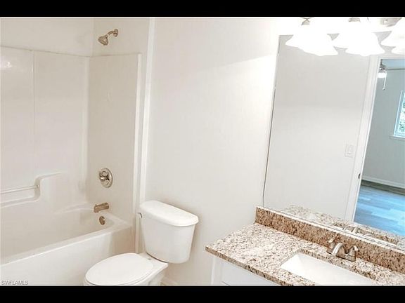 5th image of 5326 30th St SW