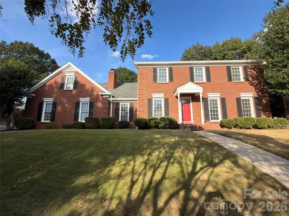 201 Wainsley Pl, Matthews, NC 28105