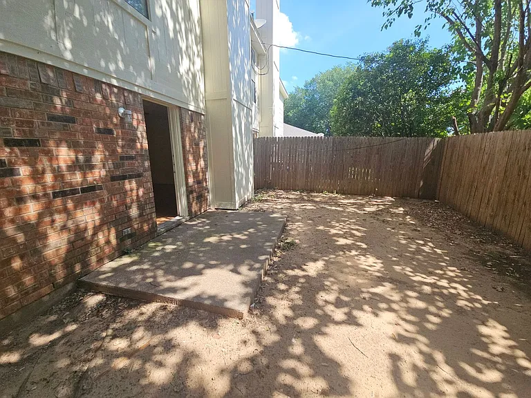 7614 April Ct — Photo 23