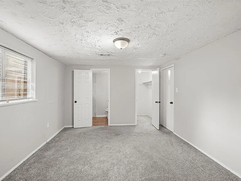 2929 Leroy St — Photo 15