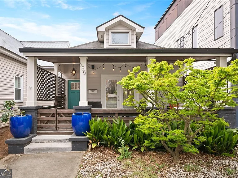 655 McGruder St NE — Photo 1