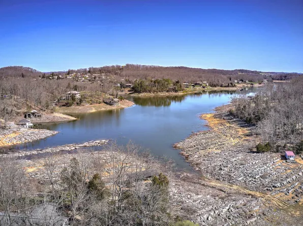 110 Blue Friday Rd, Johnson City, TN 37615