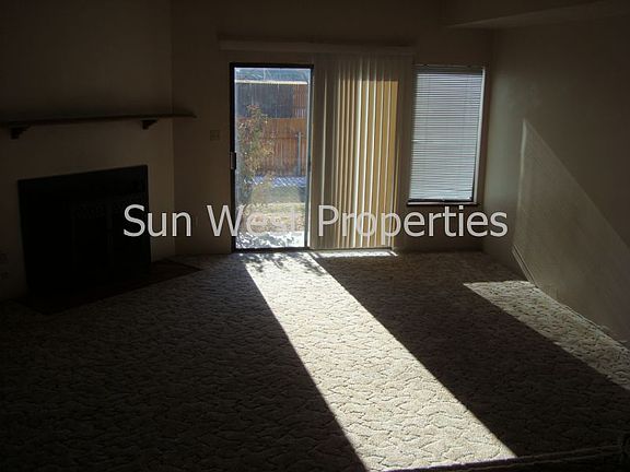 4th image of 1048 E Navajo St