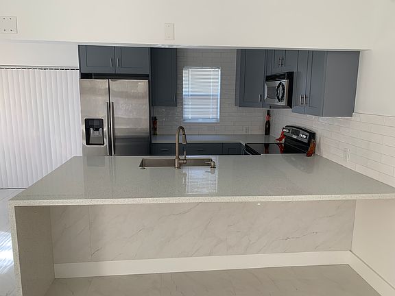3rd image of 213 SE 1st Cir