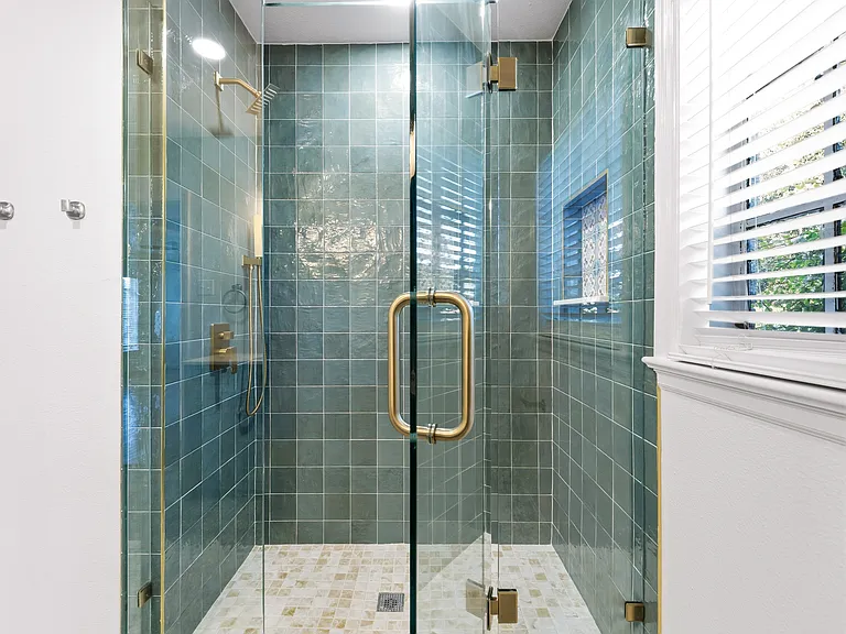 8561 Strathmore Dr — Photo 13