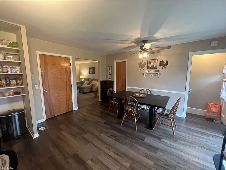 3854 Seneca St — Photo 3