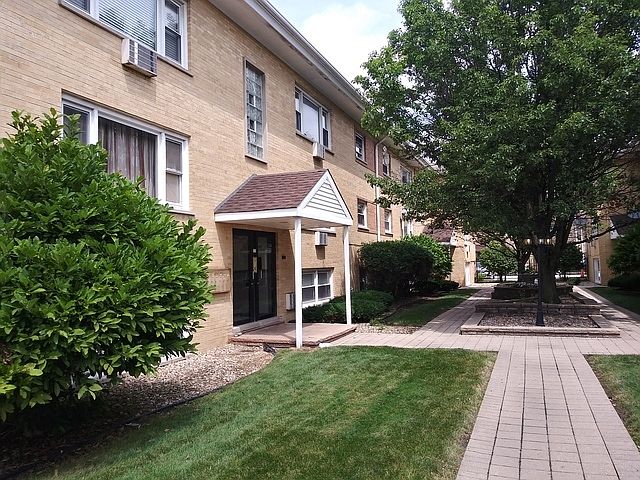 1st image of 6630 W 95th St