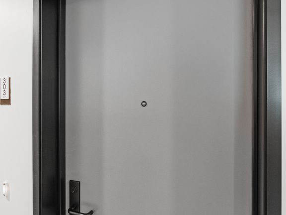 2nd image of 1530 S Hayworth Ave #303