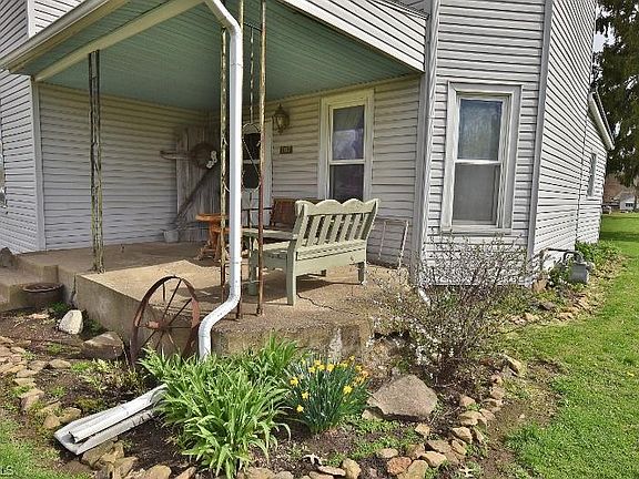 2nd image of 207 N Walnut St