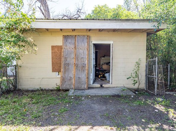 908 Peacock Dr, Albany, GA 31701